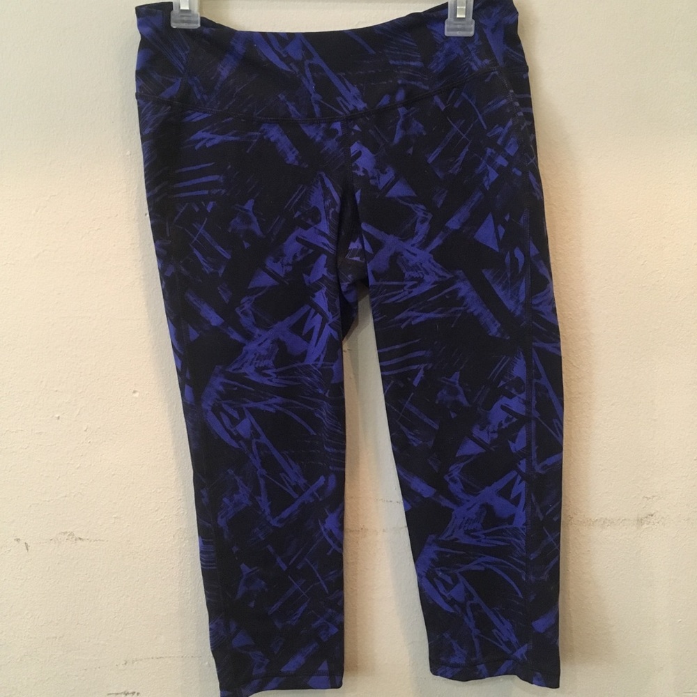 Cropped Old Navy athletic leggings